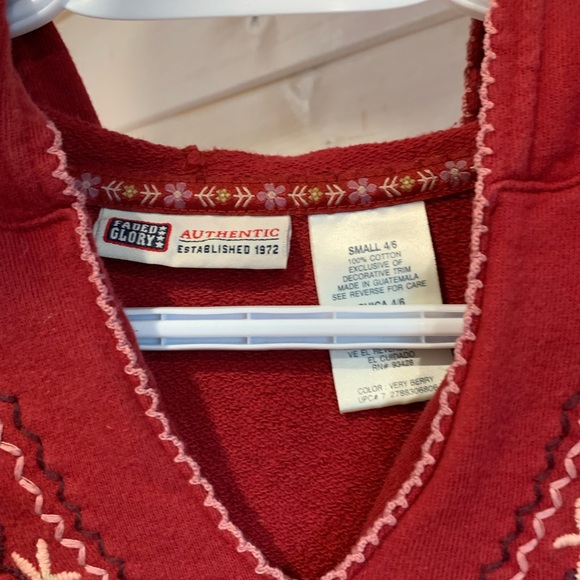 Faded Glory | Vintage Red Floral Embroidered Top - Picture 2 of 5